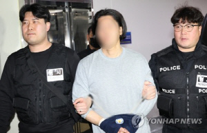 '항공사 기장 살해' 피의자 신상 공개되나…24일 심의위