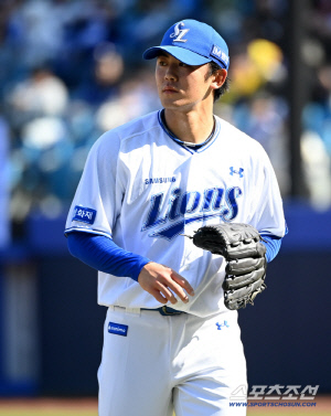 '디폴트' 볼넷 2개 또 나왔다...변화구만으로 '생존'은 불가능 