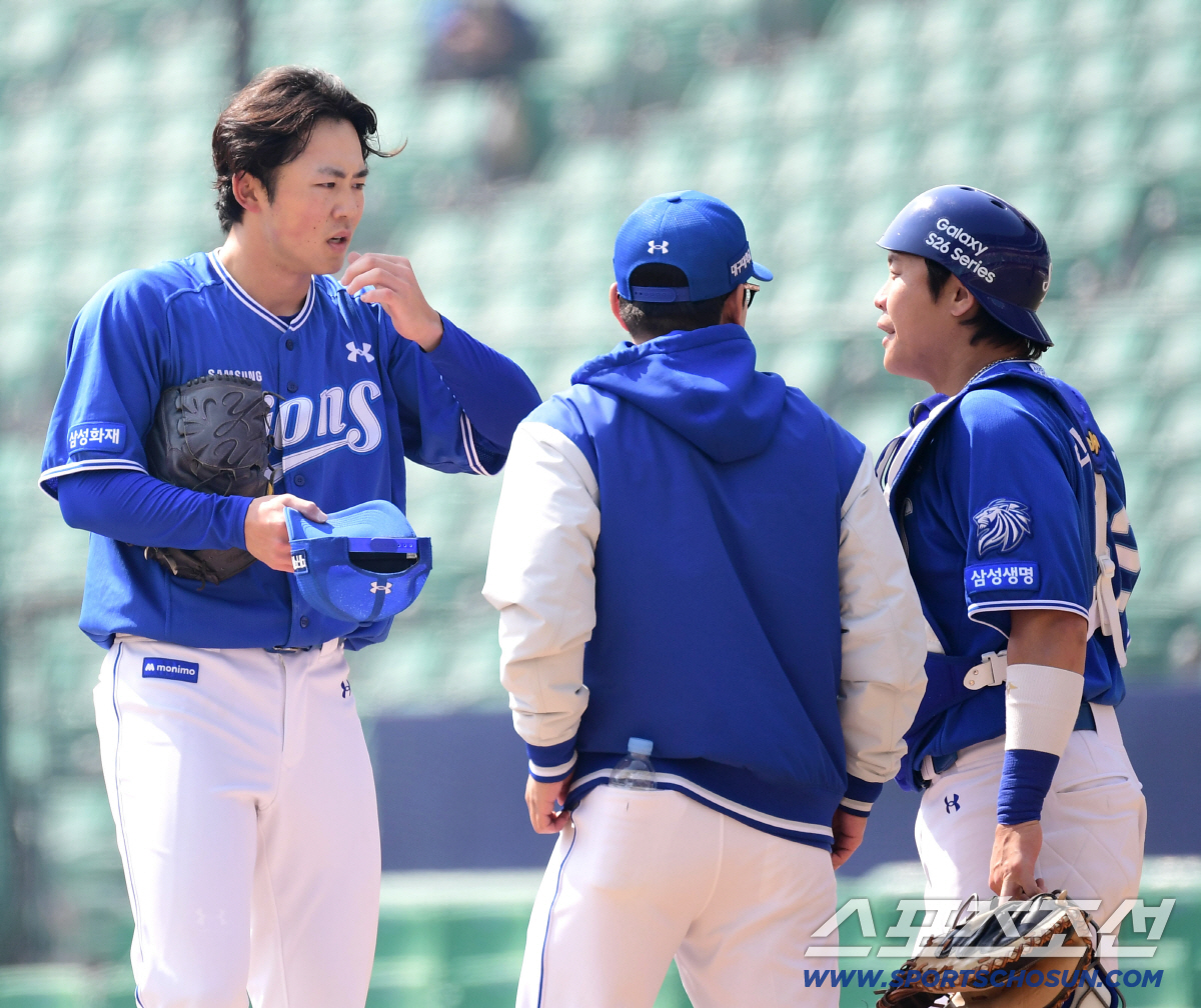 '디폴트' 볼넷 2개 또 나왔다...변화구만으로 '생존'은 불가능 "조금…