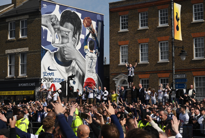 '손흥민 떠나고 강등 위기 대재앙, 리그 13경기 연속 무승' 토트넘 16위→17위 추락, 노팅엄에 0-3 참패..'소방수' 투도르 경질 임박