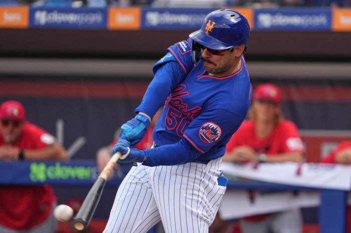 이럴수가…'빅리그 복귀 눈앞' 한화 출신 외야수, 부상으로 캠프 하차 '눈물'