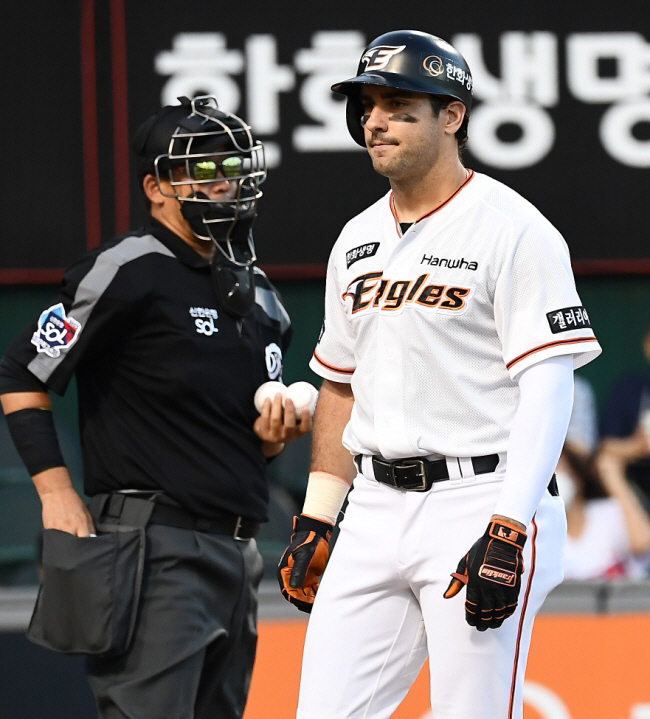 이럴수가…'빅리그 복귀 눈앞' 한화 출신 외야수, 부상으로 캠프 하차 '눈물'