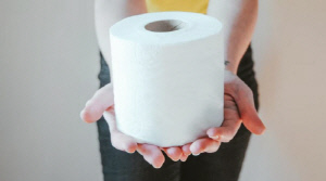 남성들도 소변 후 휴지 써야 하는 이유…물티슈는 'NO'