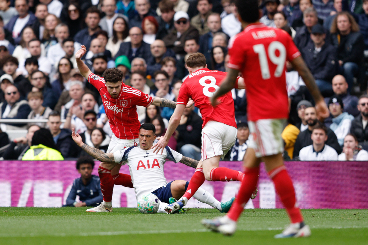 올해의 탈출상은 손흥민! '무무패패무무패패패패패무패' 토트넘, SON 없…