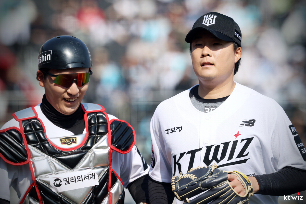 150㎞ 필승조를 '나이 탓'으로 버리다니…100억 FA 대신 '4G 무…