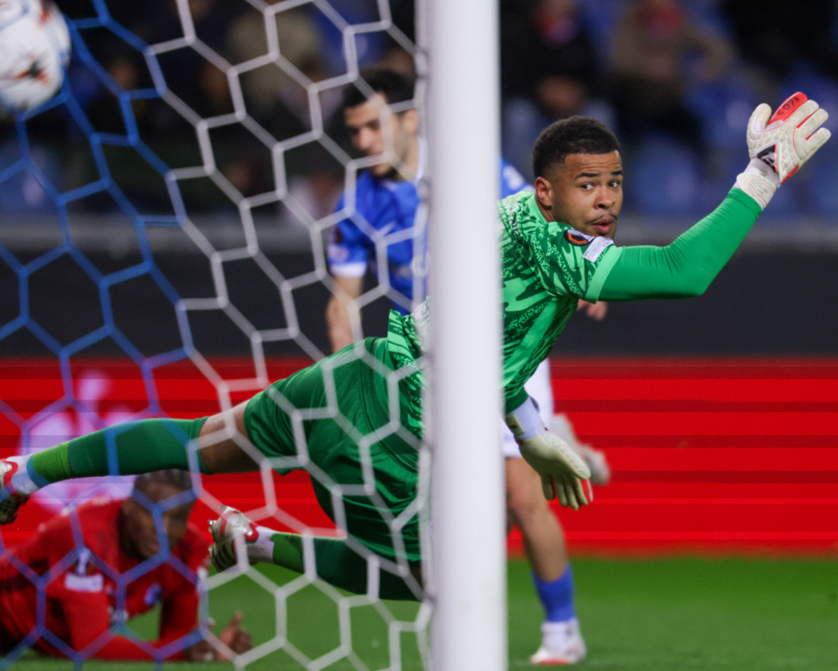 '손흥민 위해 우승했는데' 토트넘, 유로파리그 우승 주역 줄줄이 떠난다.…