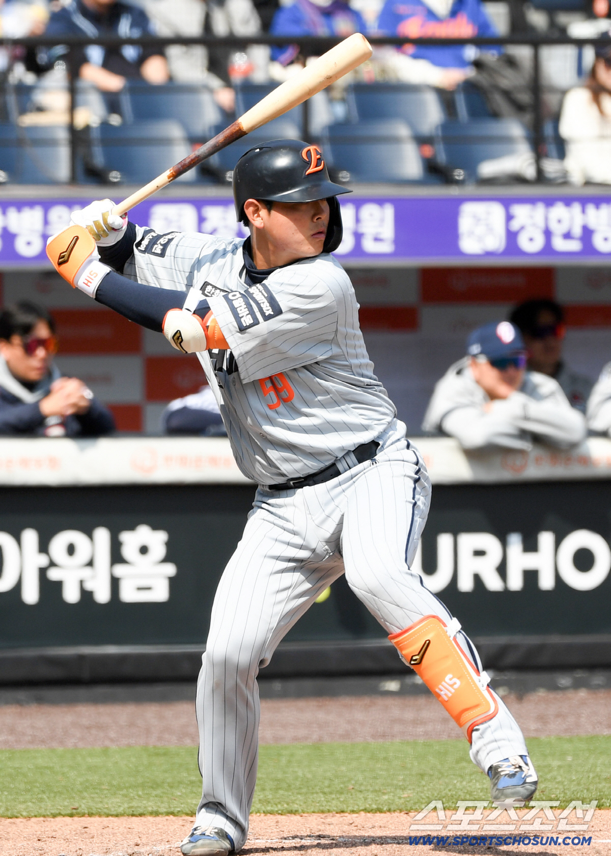 '우승 포수' 떠난 빈자리, 이제는 '홈런 1위' 후배와 맞춰야 한다…그…