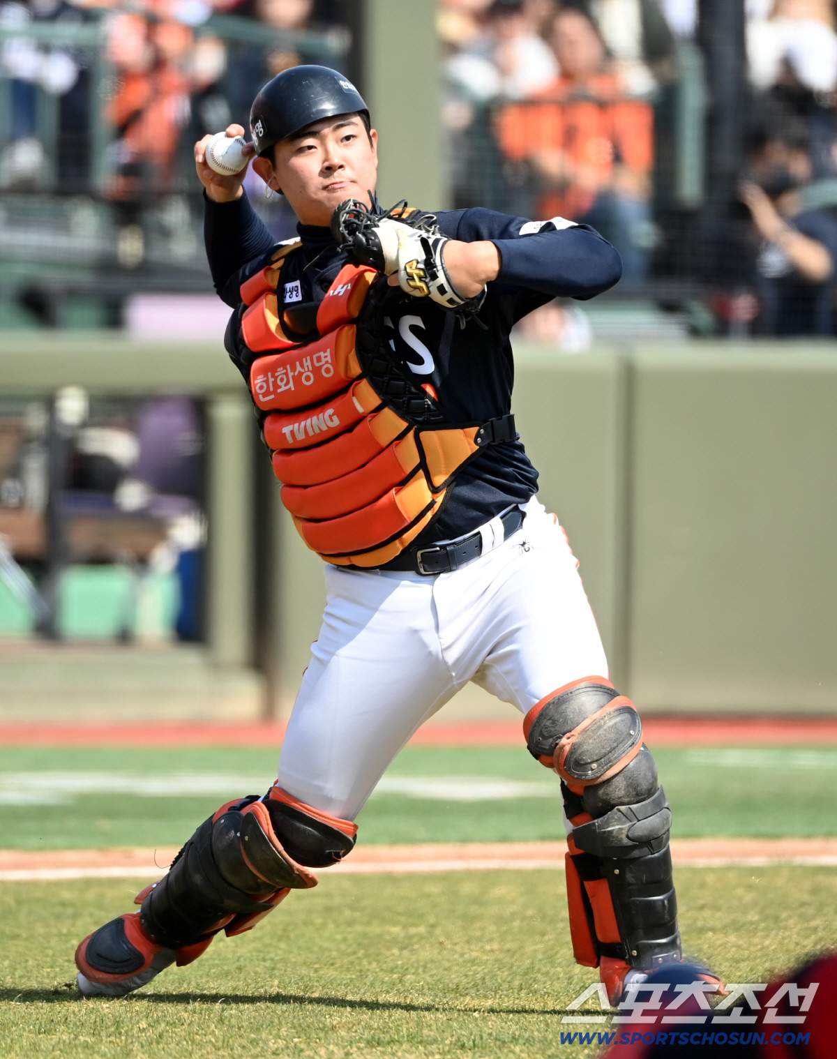 '우승 포수' 떠난 빈자리, 이제는 '홈런 1위' 후배와 맞춰야 한다…그…