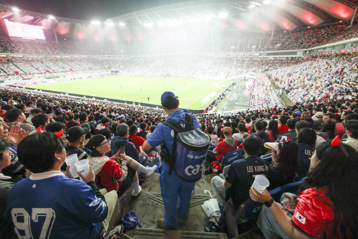 2026 FIFA 북중미 월드컵 공식 스폰서 '카스', 동계올림픽 이어 …