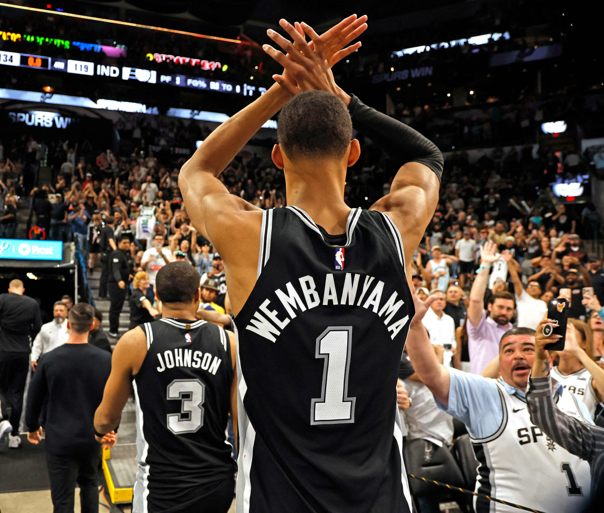 "NBA 역사상 최고의 공수 겸장" NBA 명장의 단언, 그리고 극찬 "…