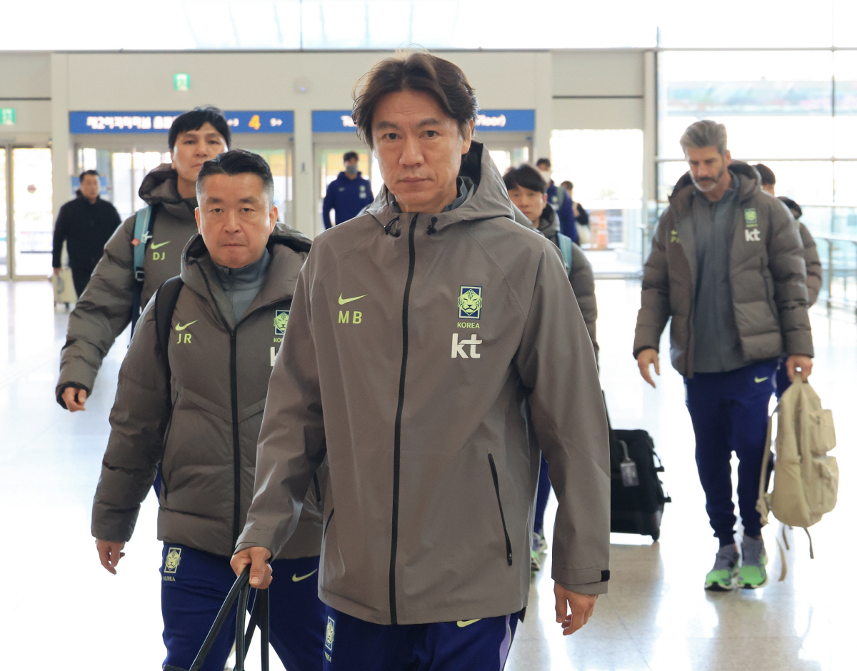 "홍명보호는 다 계획이 있다" 유럽서 최후의 월드컵 리허설! 英 출국, …