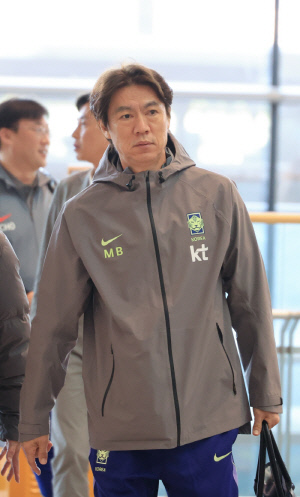 '부진' 손흥민-'부상' 이강인-'부재' 황인범, 결전지로 떠난 홍명보호...코트디부아르전은 '플랜B' 점검의 무대로