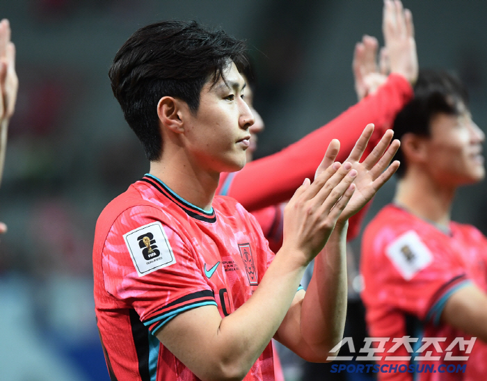 대한민국 살았다, '韓 에이스' 이강인 발목 박살날 뻔, 월드컵 출전 불발 위기 아니다...다만 코트디부아르전 결장