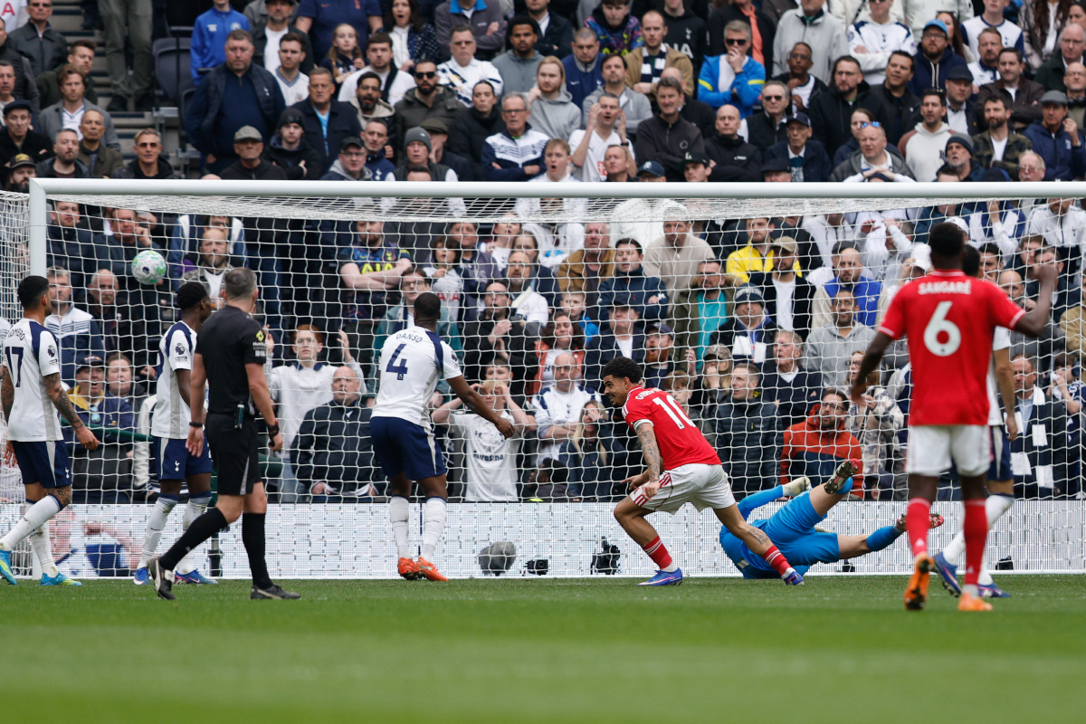 손흥민 너무 슬프겠다...'10년 헌신' 토트넘 처참하게 와르르, SON…