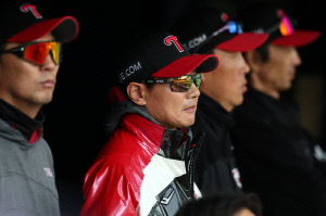 '전체1픽' 박준현 ⅓이닝 4실점 난타 → 7회에만 16점 났다! 빅이닝 주고받은 잠실 불꽃놀이…'안치홍 4타점' 키움, '챔피언' LG 잡았다 [잠실리뷰]