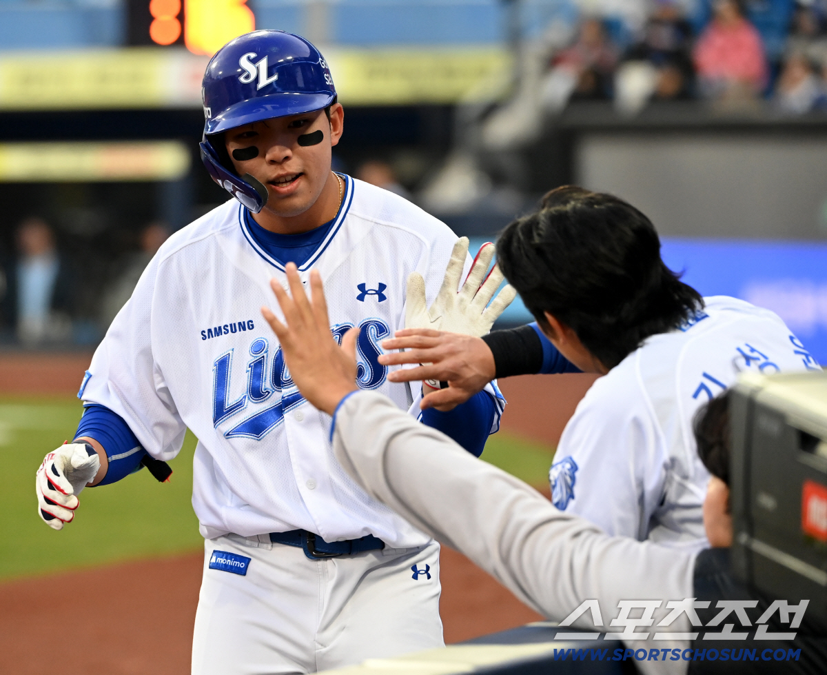 개막이 가까웠구나, 깨어나는 가을영웅, 레전드 상대 시즌 2호포