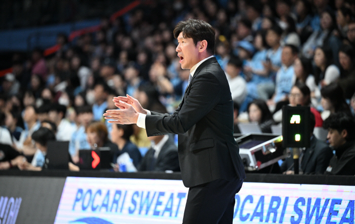 [현장인터뷰] '레전드' 양동근 감독 분노의 작심발언 "그냥 못한다, 선수가 없어서 뛰고 있어"