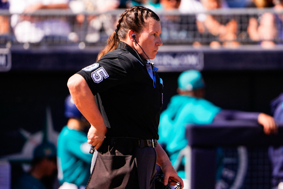 존 한복판인데 볼이라고? '그때 그심판' 또 사고쳤네…'민낯' 공개된 야…