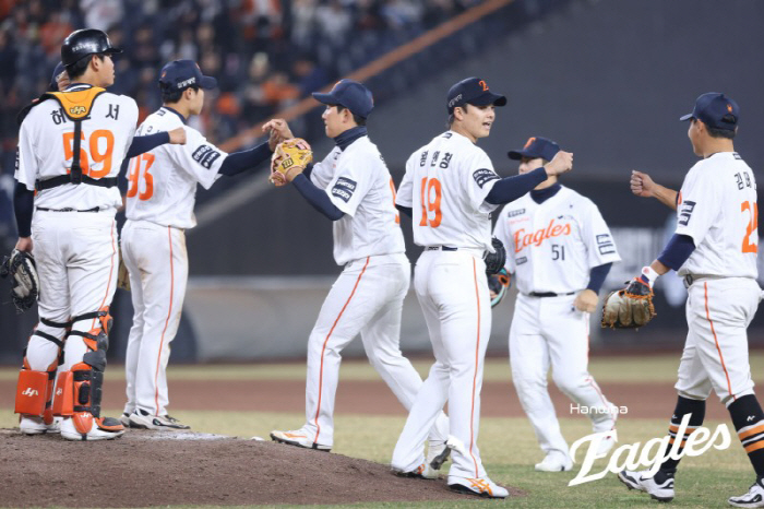 "피치클락 안 들려요" 집정리도 아직 안 끝났다…적응 중인데 'ERA 2…