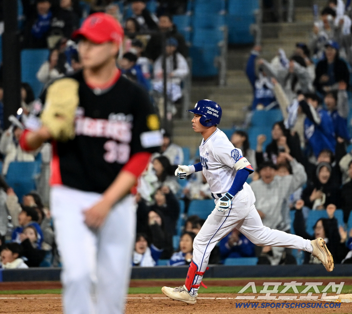 "몰라봤다. 파워" 이틀간 스리런만 두방 괴력, 수비만 잘하는게 아니었네…
