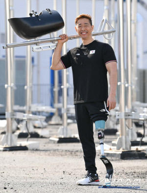 '평창 영웅X로봇다리' 한민수 전 파라아이스하키 대표팀 감독, 스포츠윤리센터 이사장 직무대행 선임...'현장-스포츠 인권 적임자' 장애체육인 첫 스포츠 기관장 소임[오피셜]