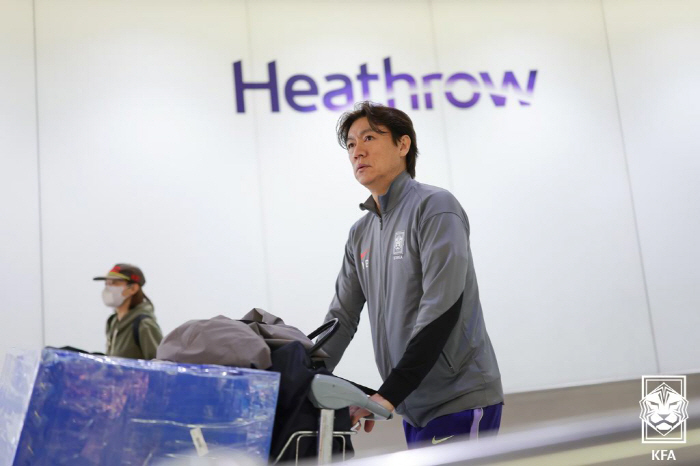 "韓 축구 천만다행!" '황금재능'→'21세기 보이즈' 리더 이강인, 발…