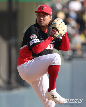 '54억 싹쓸이' KIA, 보상선수까지 이러면 반칙 아닌가…