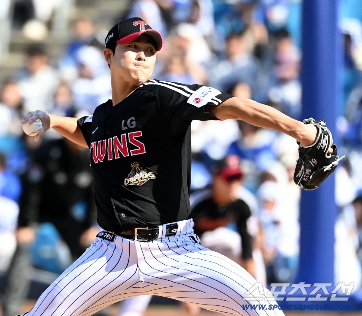 최다실점, 최다볼넷에도 느긋한 우승감독 "그래도 쓸 자원이 많다"[잠실 …