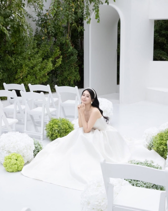 '재혼' 최정윤, ♥5살 연하 사랑 듬뿍 받나봐..피부과 관리후 물오른 …