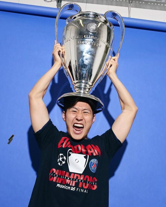 [공식발표] 이강인과 PSG 폭탄 터졌다, 우승 밀어주기 특혜 논란...2위 랑스 강력 반발 