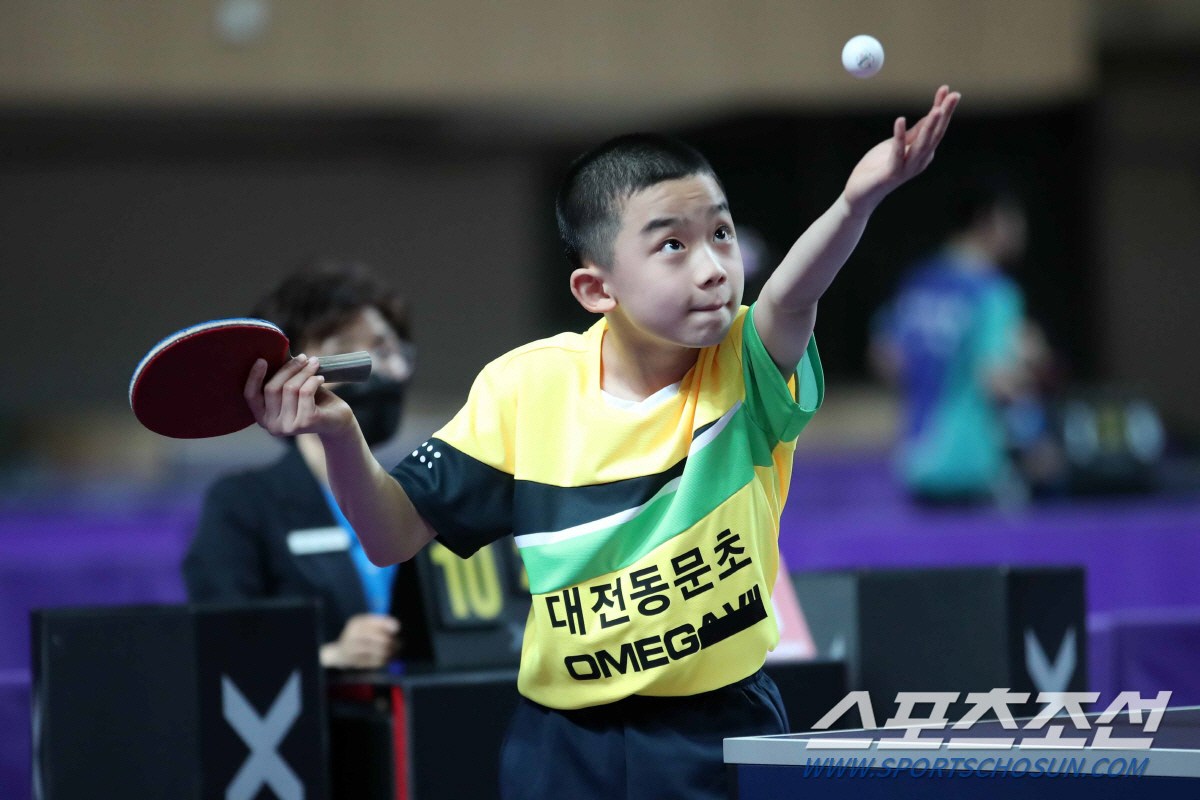 "15세 탁구괴물 이승수,고등부 형님들 다 꺾었다!" 男단식 '월반' 우…
