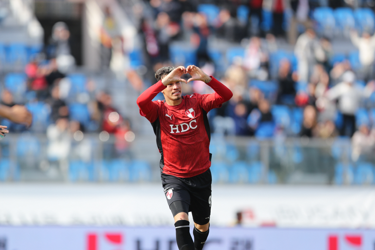 "서울의 봄" 4연승 이끈 클리말라, K리그1 5R MVP→베스트11에 …