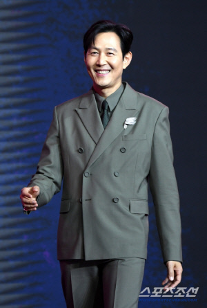 이정재, 올해엔 제작자로 활약..이제훈 '승산 있습니다'→中콘텐츠 시장 진출