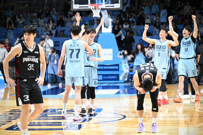 '파죽지세' 소노를 이끈 숨은공신 '형님들' 있었네…손창환 감독 '형님 리더십'+맏형 캡틴 정희재 '궂은일' 후배 독려