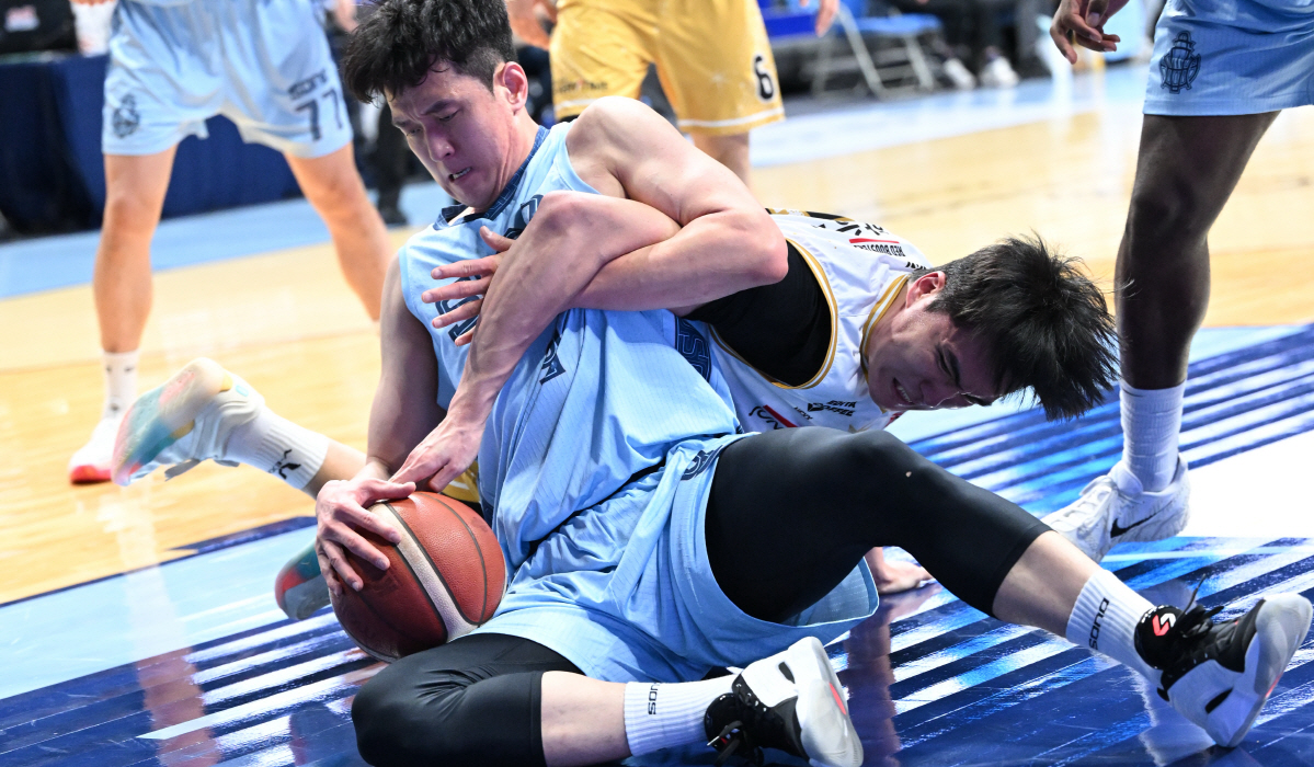 '파죽지세' 소노를 이끈 숨은공신 '형님들' 있었네…손창환 감독 '형님 …