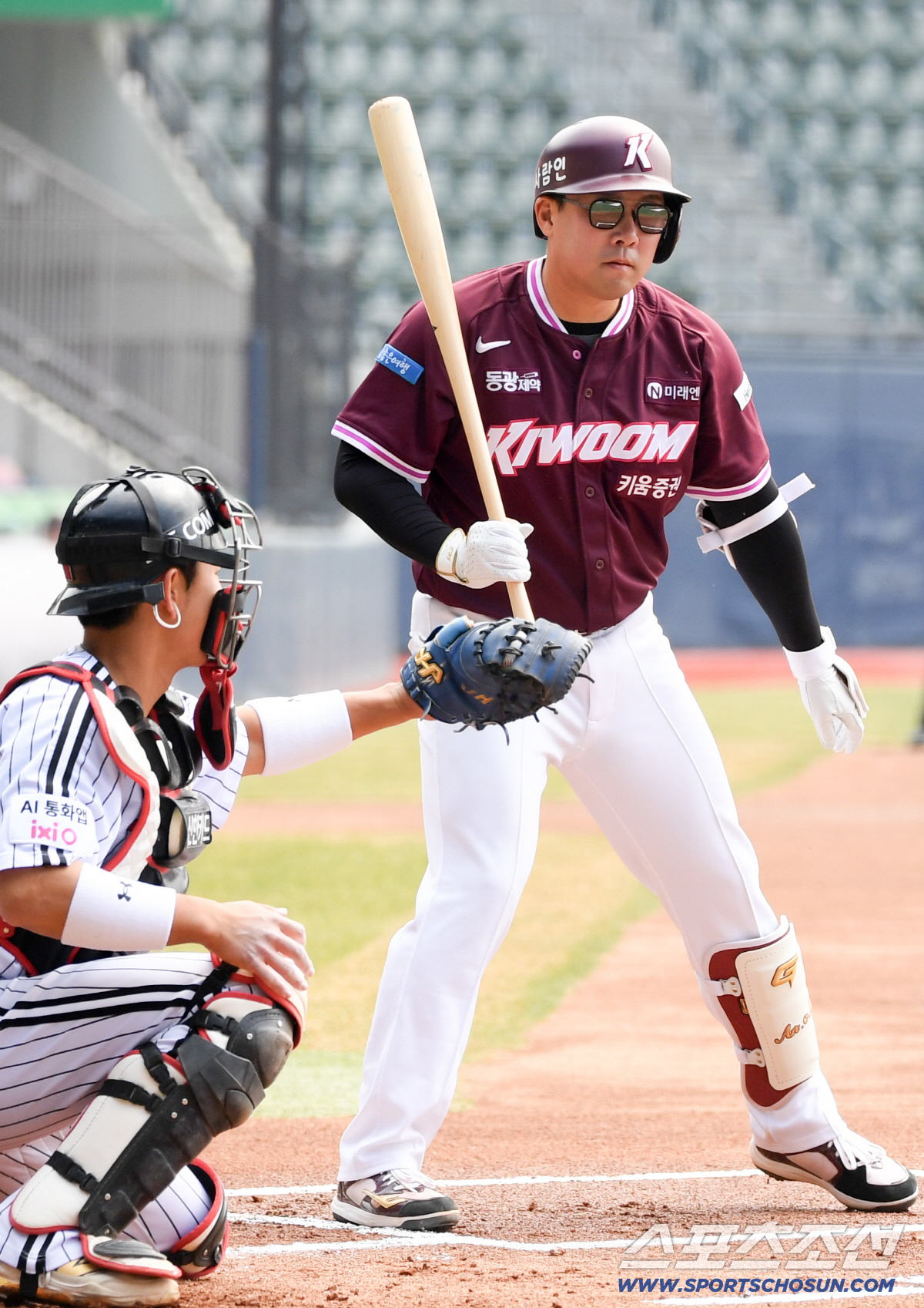 '72억 베테랑 폭발' 안치홍, 자존심 회복 시동...시범경기 2홈런 1…