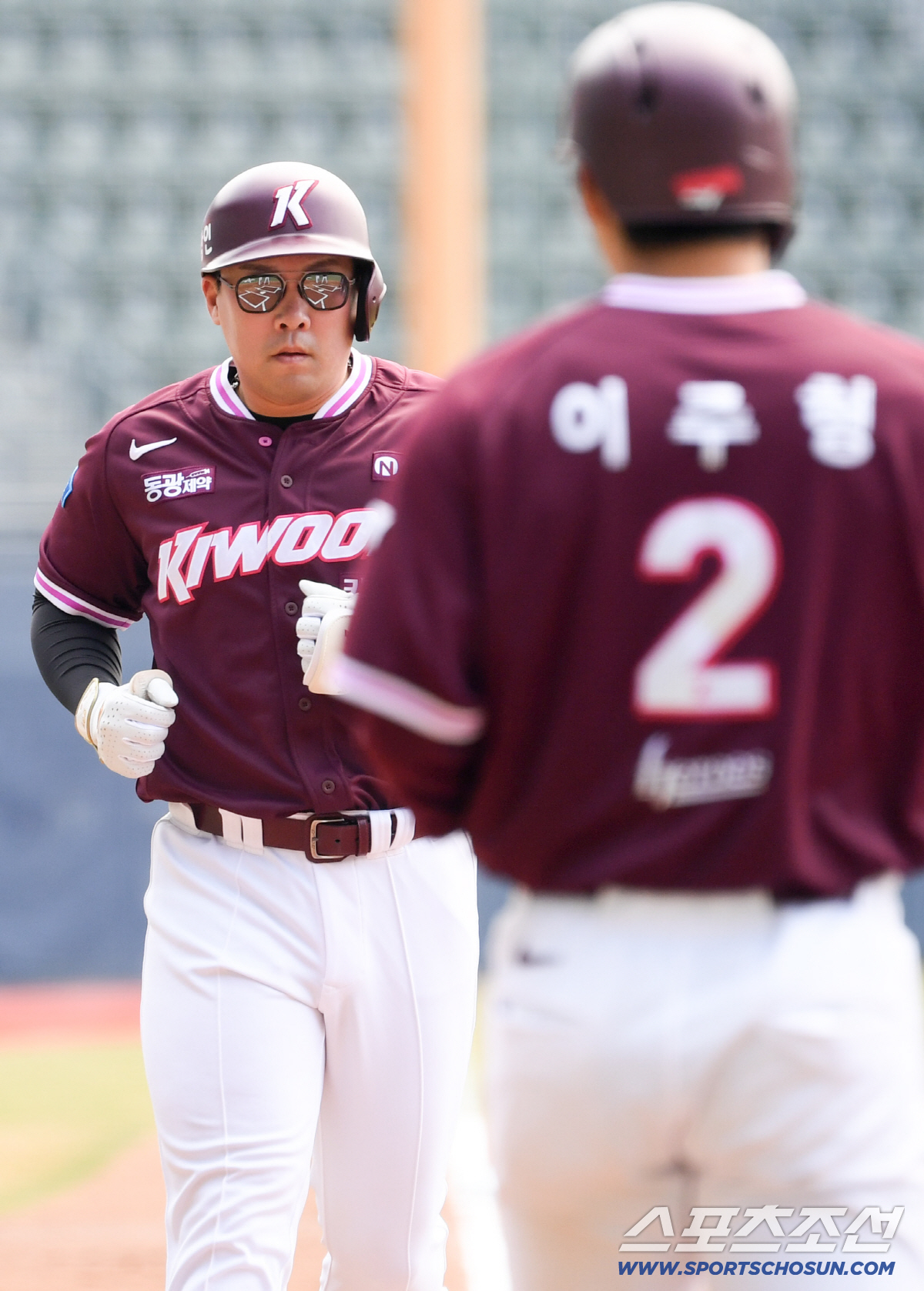 '72억 베테랑 폭발' 안치홍, 자존심 회복 시동...시범경기 2홈런 1…