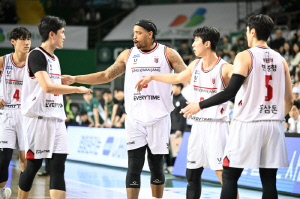 [KBL리뷰]'점프볼 따도 안되네' DB, 정관장에 혈투 끝 역전패…2연승 정관장, 선두 LG 1.5게임차 추격