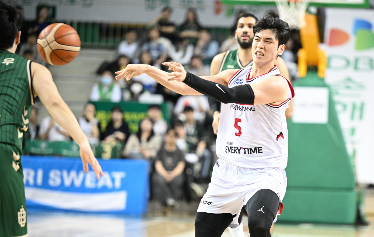 [KBL리뷰]'점프볼 따도 안되네' DB, 정관장에 혈투 끝 역전패…2연…