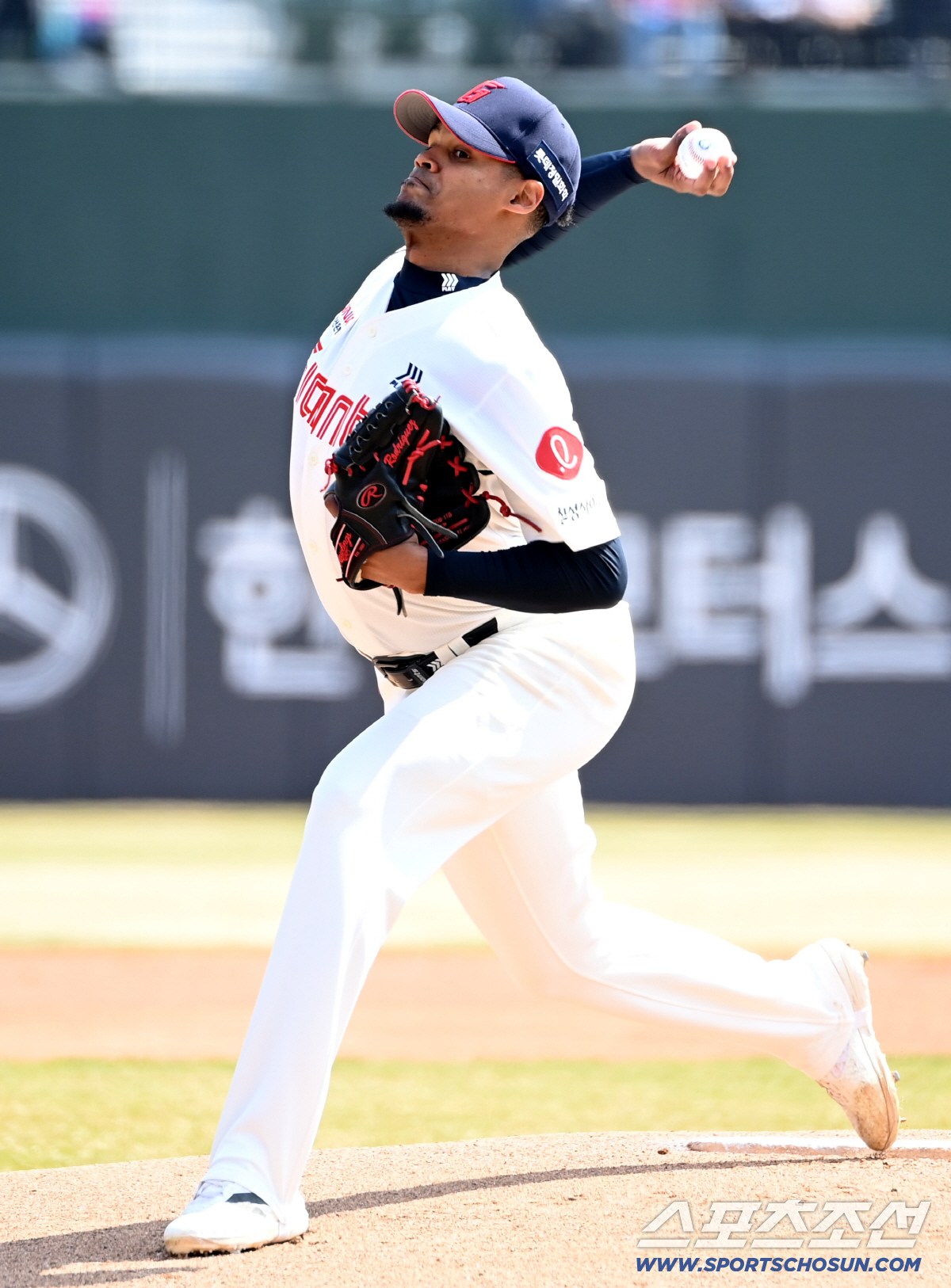 '개막전 선발 확정?'롯데 로드리게스 불펜피칭, 최고구속 154Km 직구…