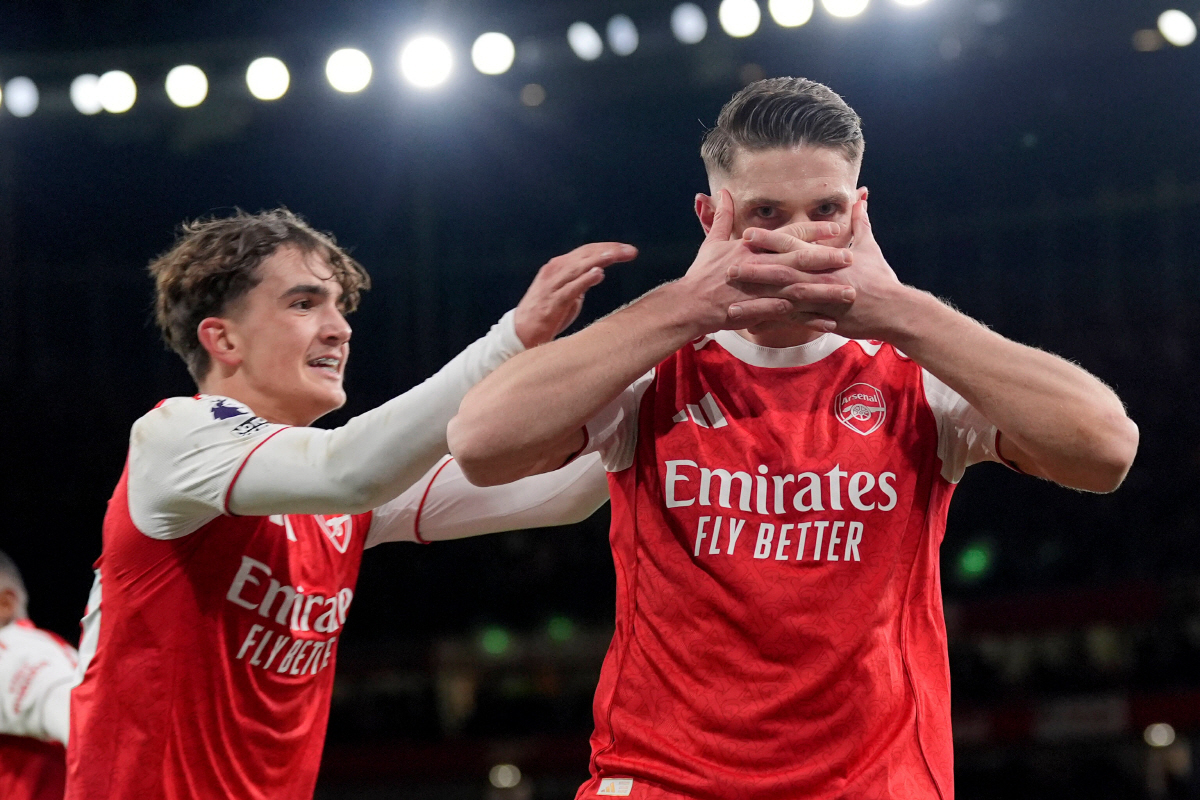 "좋아요 꾹!" 아스널 이적 반대하자 여친 차버린 냉혹한 요케레스, 극적…