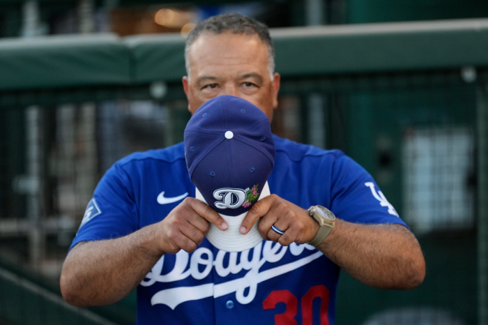 '이럴수가' 로버츠 철밥통 야구 미쳤다, 'ERA 15.58' 믿는다니…김혜성 서러워 살겠나