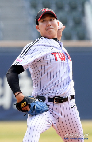 4,5선발 못정한 팀도 있는데... 개막 초반 6선발 가동? 147km 왼손 에이스 복귀각... 괜히 우승후보가 아니네