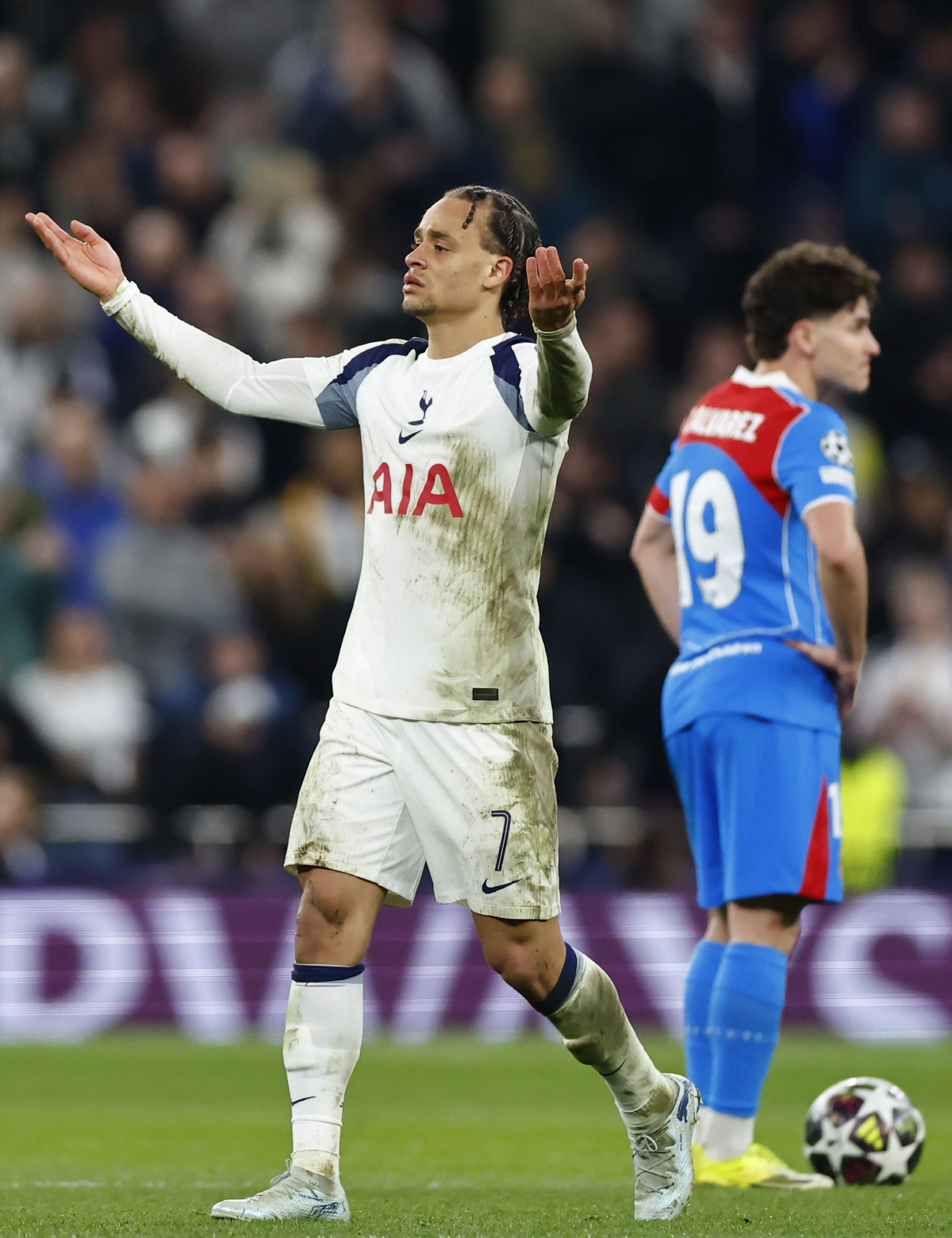 '손흥민 때문에 못 해 먹겠네!' 바르셀로나 이적 요청…'등번호 7번' …