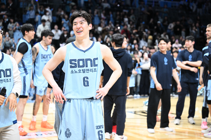 9연승 소노 태풍에 가려진 강렬 반전. 베스트 5 불투명→당당 MVP 탑 독. 소노 슈퍼 에이스 이정현의 슈퍼 변신. 왜 알바노 넘어선 유력 MVP일까