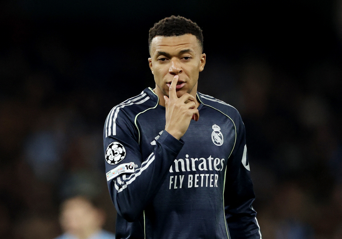 "대충격" 유럽 최고 명문 구단 맞나, 음바페 멀쩡한 무릎 수술할 뻔..…