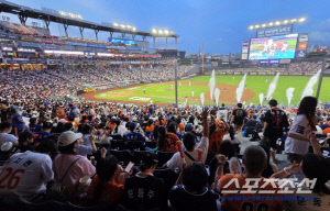 44만명 돌파 → 이틀 연속 8만명! '공짜도 아닌데' 더 뜨거워진 프로야구, 시범경기 역대 최다관중 달성