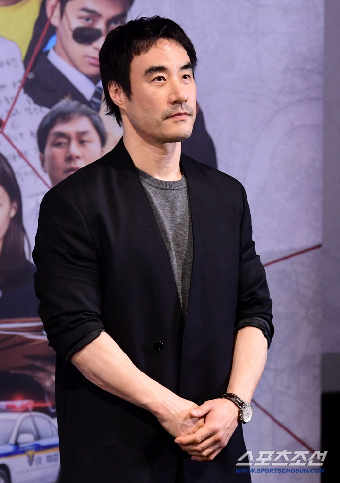'끝장수사' 배성우, 음주운전 논란에 죄책감 고백 "개봉 연기 내 잘못..조심히 살겠다"