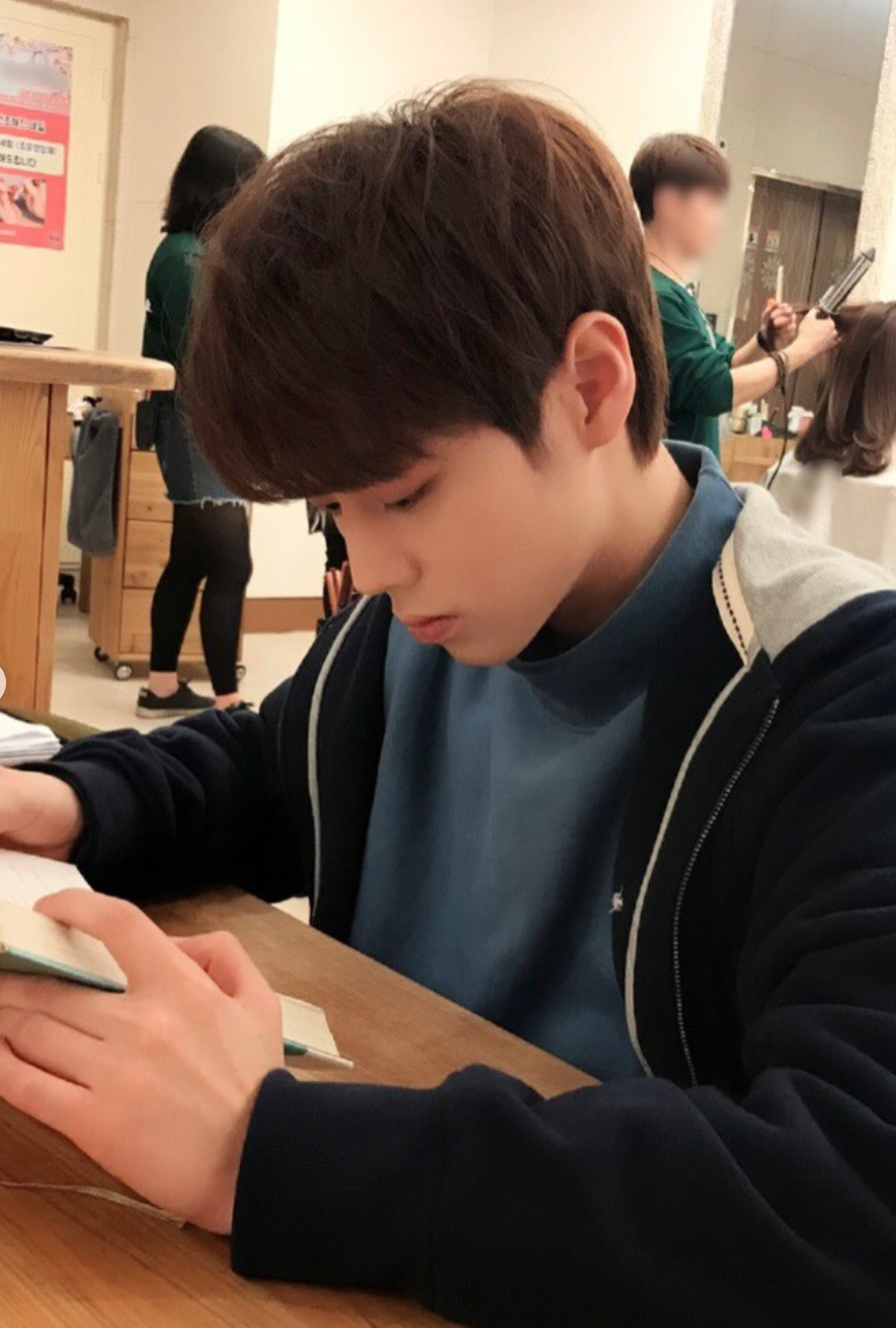 17세 단종과 동갑..박지훈, 고2 과거사진 공개 "'왕사남' 1500만…