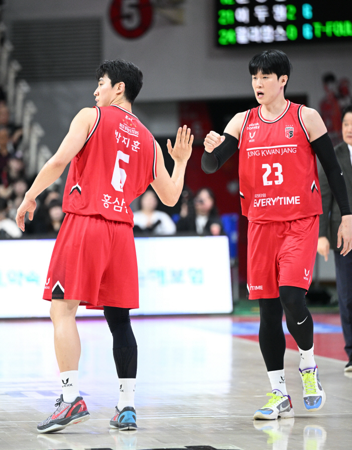 "단기전서 두고보자" 유도훈 감독의 PO 희망가 '근자감'이네…단기전 체력 승부 대비+PO 전문가 양희종 코치 '천군만마'